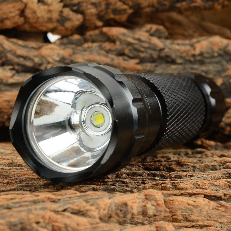 Outdoor High-power Long-range Flashlight